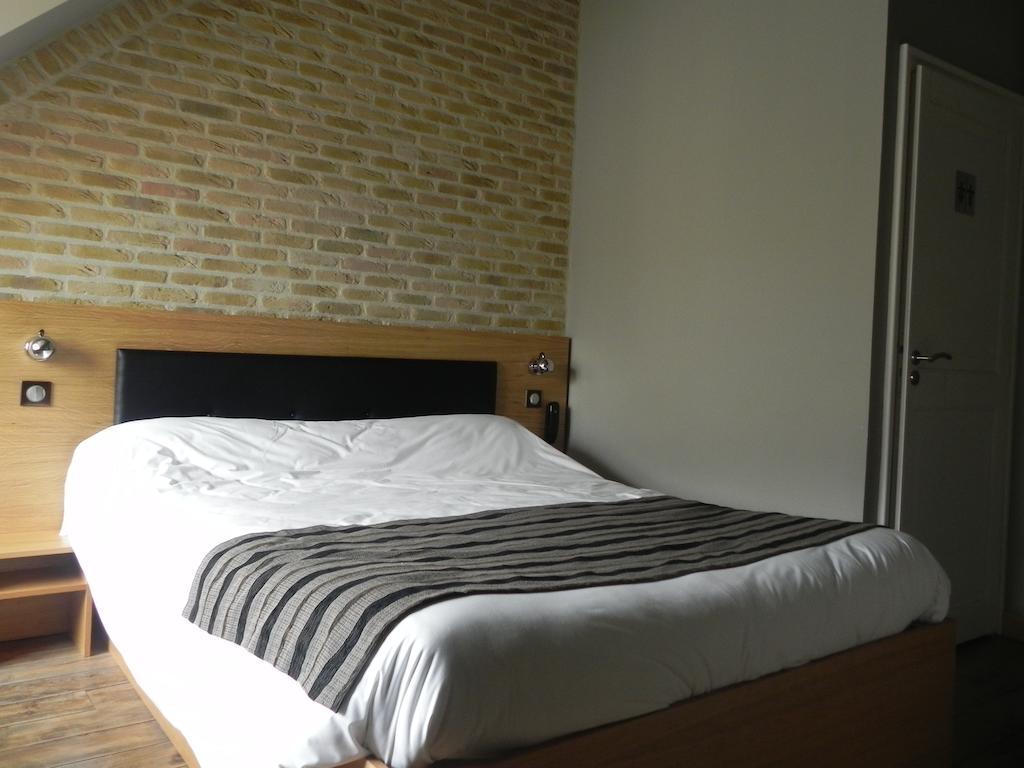 Hotel - Restaurant Au Tonnelier Bergues Quarto foto