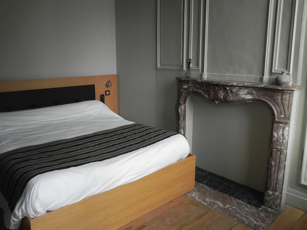 Hotel - Restaurant Au Tonnelier Bergues Quarto foto